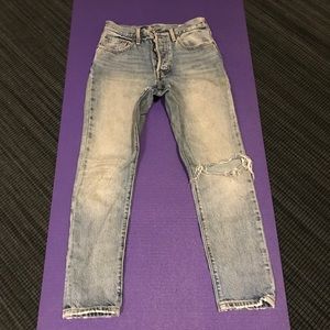 Levi’s distressed 501